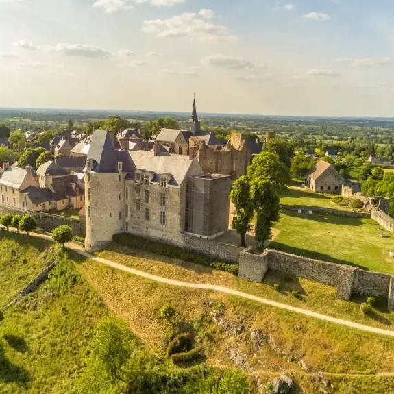 Garden-party du château (Sainte-Suzanne) | Portail du tourisme du ...