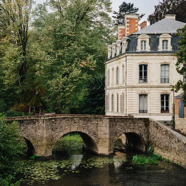 Vieux-pont_a_Craon-CP-Loeildeos_-_Mayenne_Tourisme-9106-1920px