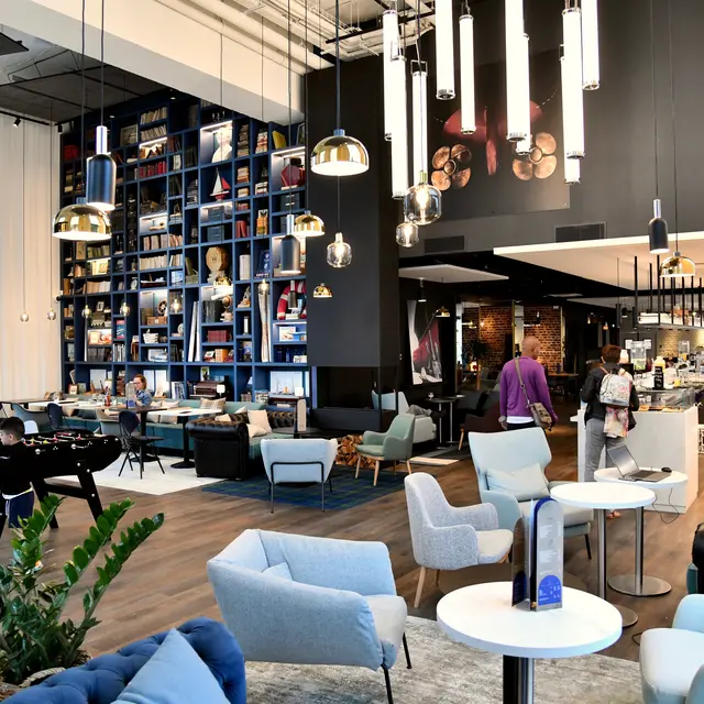 bar-restaurant-dusk-co-working-hotel-petit-dejeuner-cocktail (11)