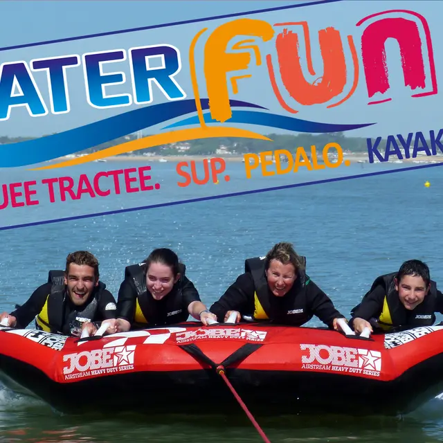 bouee tractee la tranche sur mer waterfun