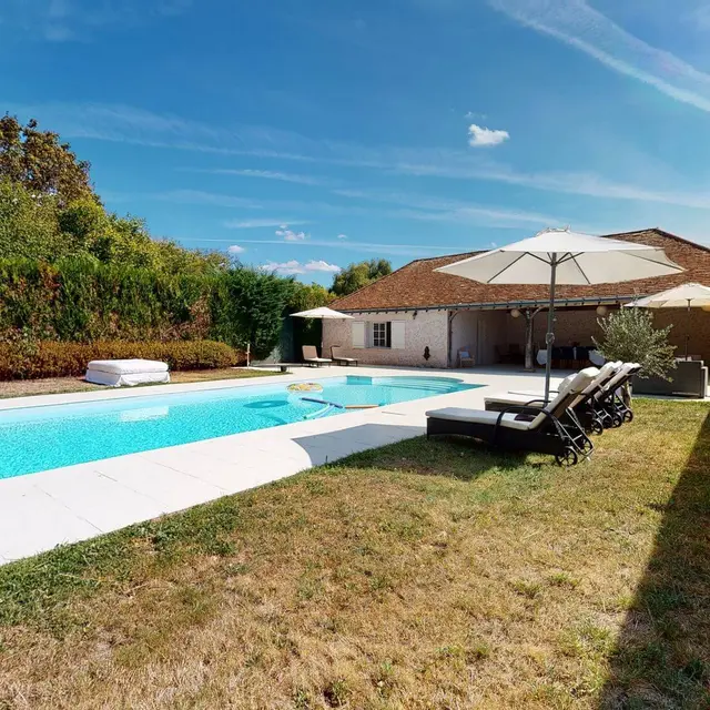 LA TEMPLERIE PISCINE PREAU