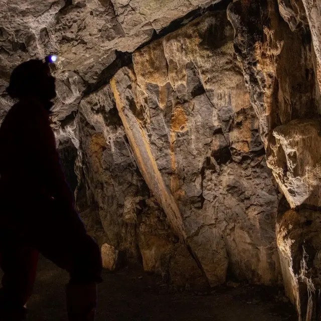 rochefort-frontale-grottes-de-saulges