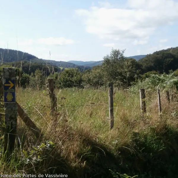eymoutiers-liaison-eymoutiers-peyrat-sur-les-pas-de-st-jacques-ot-portes-de-vassiviere.JPG.800x800_q85_watermark-1340332f133c6a63094b965c234df4ee.jpg_1