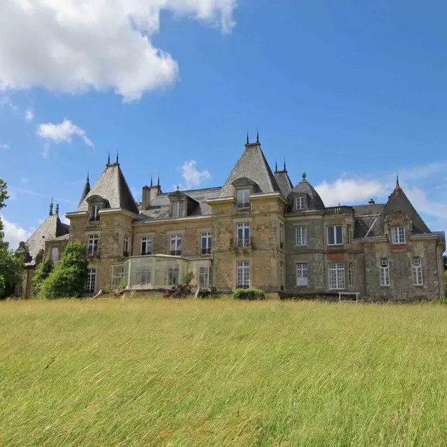 Le château de Ligoure au Vigen en Haute-Vienne (Limousin)_1