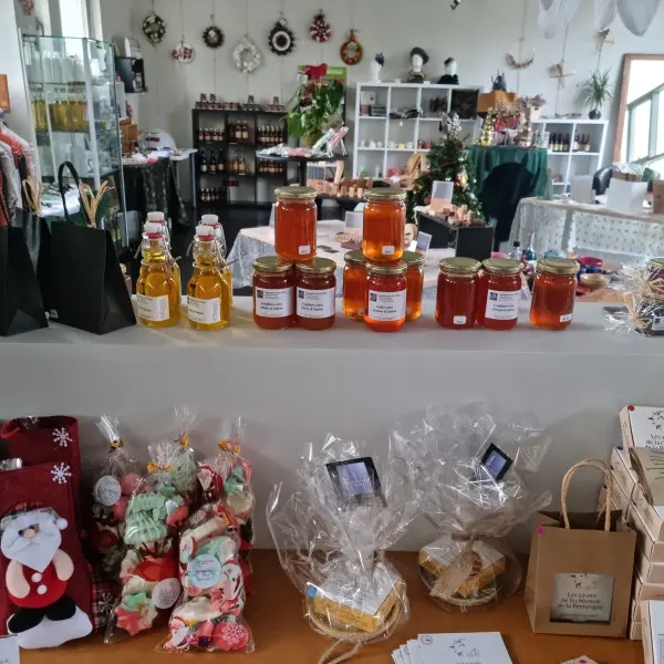 Boutique de Noël Oradour sur Vayres