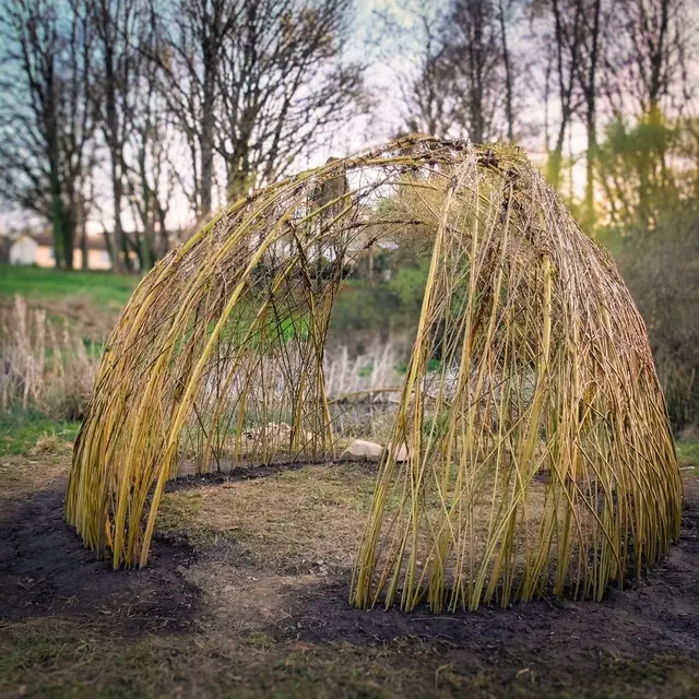 Cabane en osier du jardin bourdonnant de Cussac_Frédéric GAILLARD