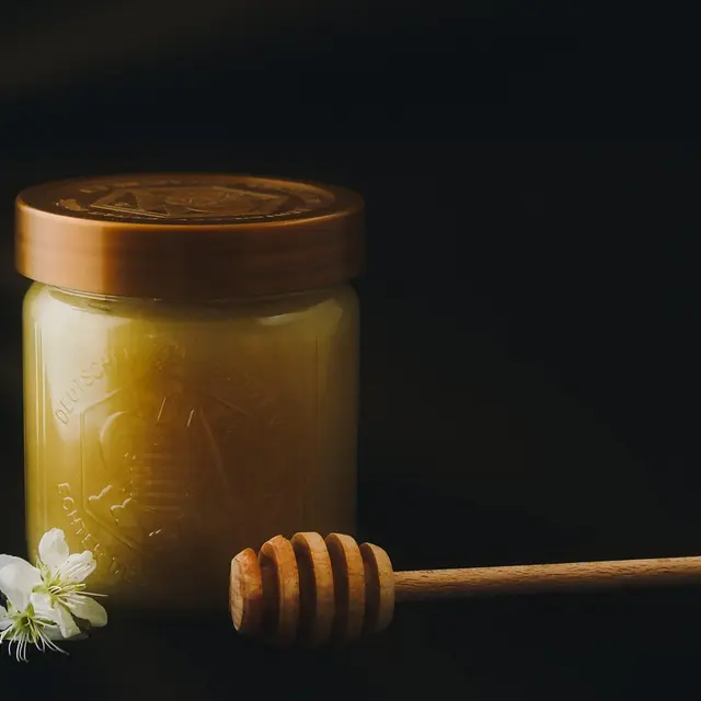 honey-5043708_1280