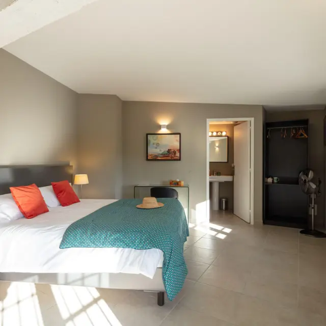 11G900421 Le Grenier Occitan - Pyrénées_1