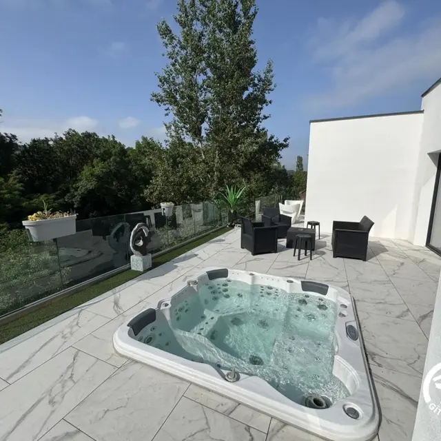 11G3518 - La Discrète_1