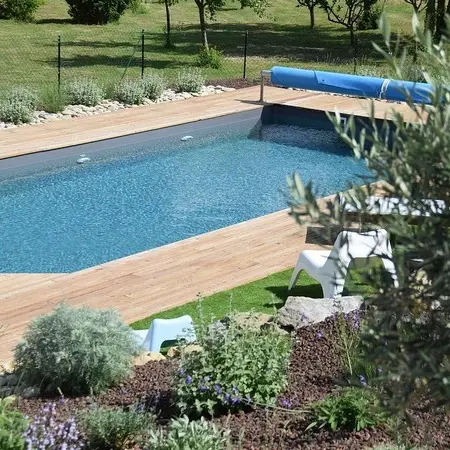 GITE VENT TRAMONTANE - vue piscine