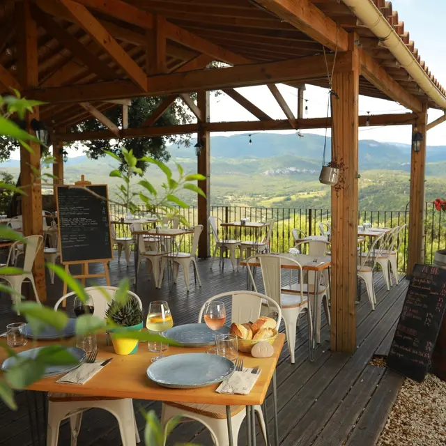 L'Escondida-Restaurant-Rennes Le Château-Terrasse-Cuisine Maison