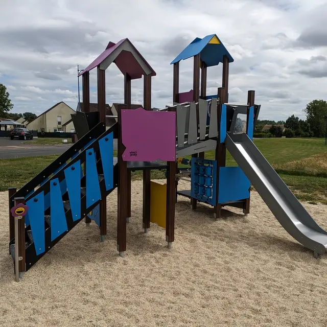 Aire de jeux pour enfants Mezidon-Canon