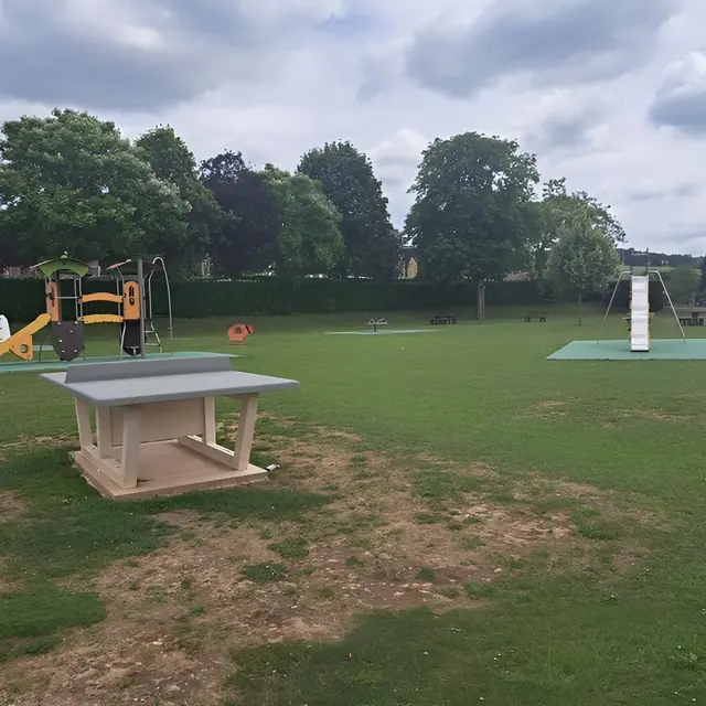 Aire-de-jeux-pour-enfants-