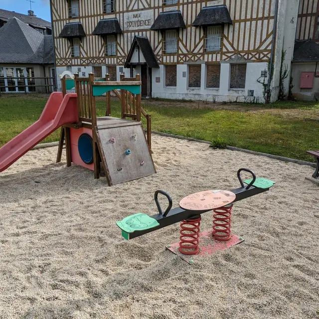Aire de jeux pour enfants Saint-Cyr-du-Ronceray Valorbiquet