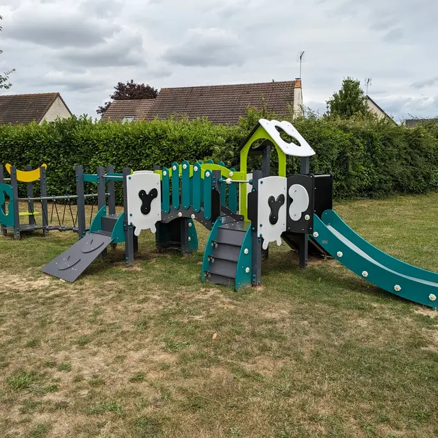 Aire des jeux pour enfants Mery-Corbon