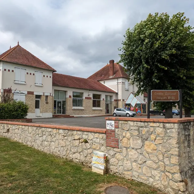 Bibliotheque du Centre Culturel Jacques Brel de Mezidon-Canon