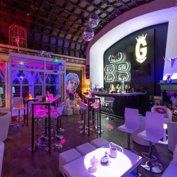 Guest-Lisieux-salle-et-bar