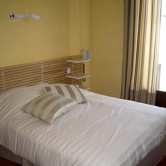 Hotel Cheval Blanc à Crèvecoeur en auge - chambre