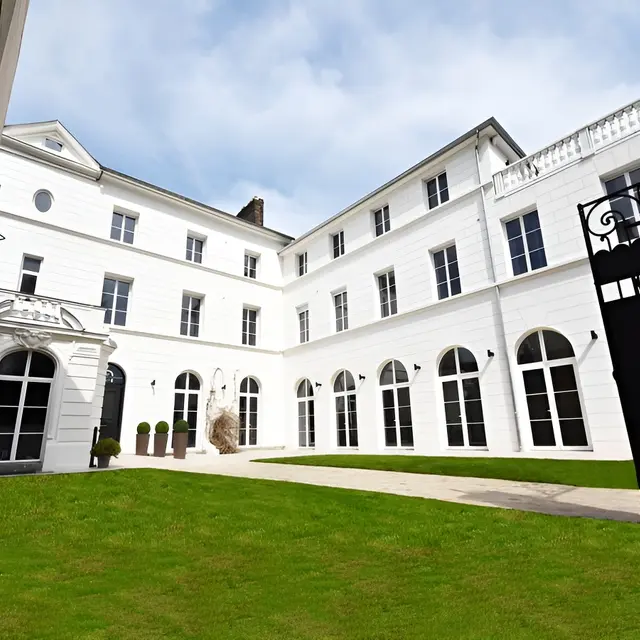 Manoir-de-l-Eveche-Facade