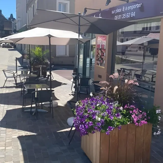 Mimi kebab orbec terrasse vue sur Vieux Manoir