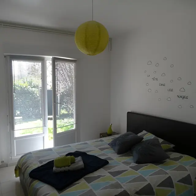Valérie Idare Chambre d'hôtes Lisieux Lit double