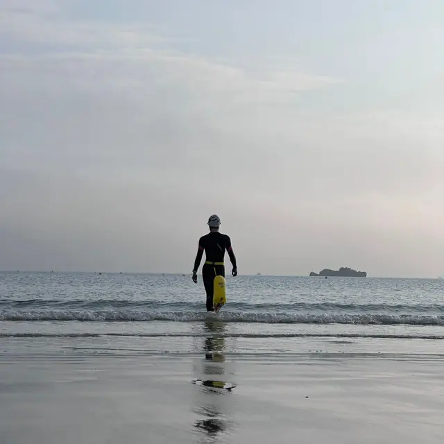 12E8D49A-B4D7-4B5E-BDA0-81167885936E