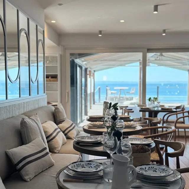 BANQUETTE