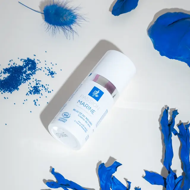 BeautéDuRegardBleu_zoom