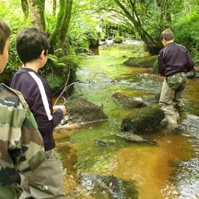 Ecole de pêche avec des ados