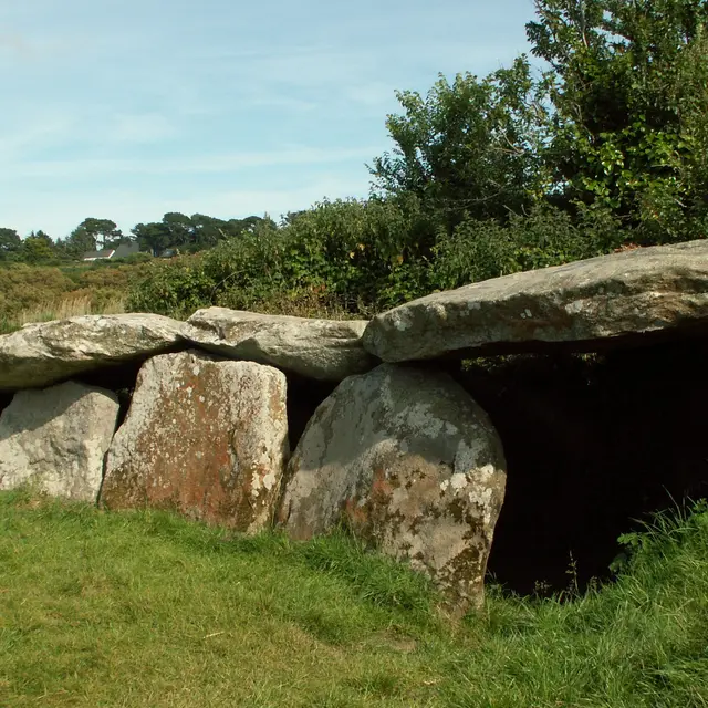 Allée couverte de Kerguntuil, Trégastel, Côtes d'Armor