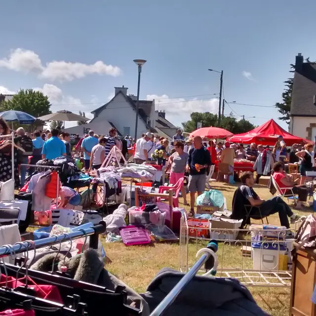 Vide Grenier Clarté