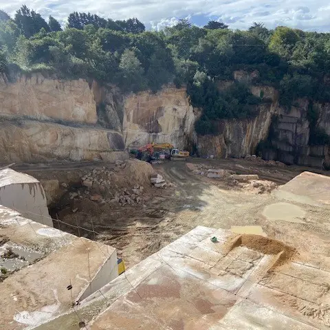 Visite d'une carrière de granit rose