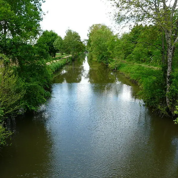 800px-Saint-Laurent-des-Hommes_canal_Filolie père igor