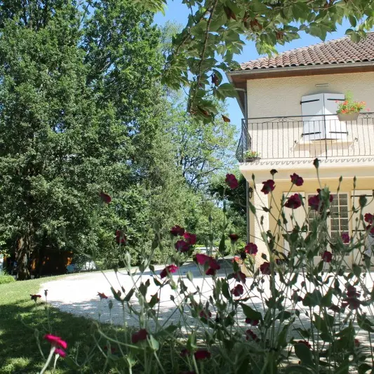 03004-abeille-petit gîte  2 pers proche sarlat (17)-web