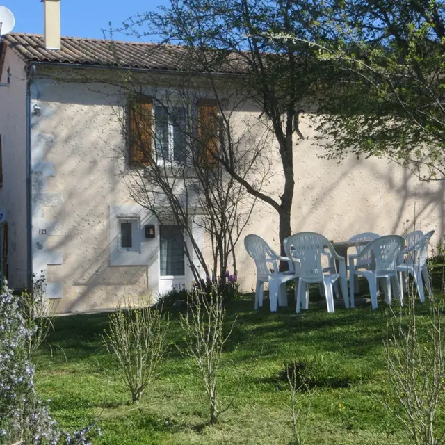 1-gite-laboutade-exterieur