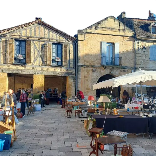 Brocante, vide-greniers Beaumont-du-Périgord