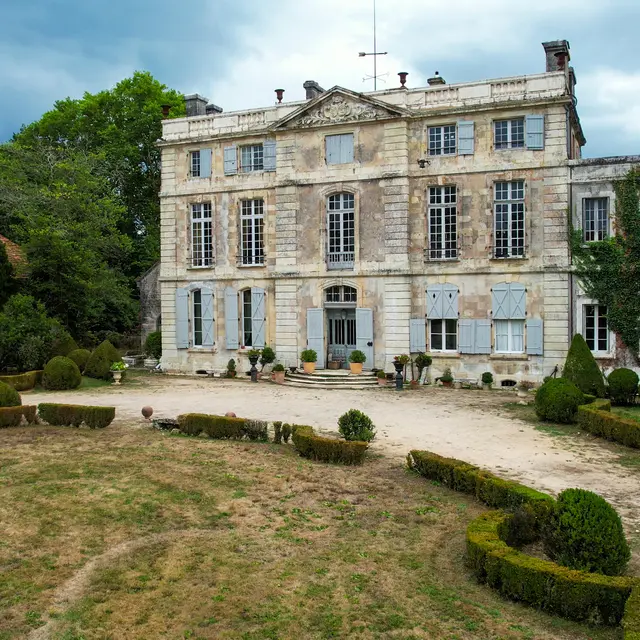 2024 12 CHATEAU SEPT FONT- FACADE