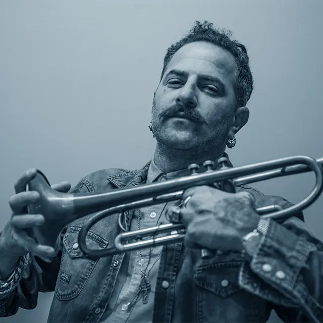 26 - Avishai_Cohen(3)BLUE_©Ziv_Ravitz