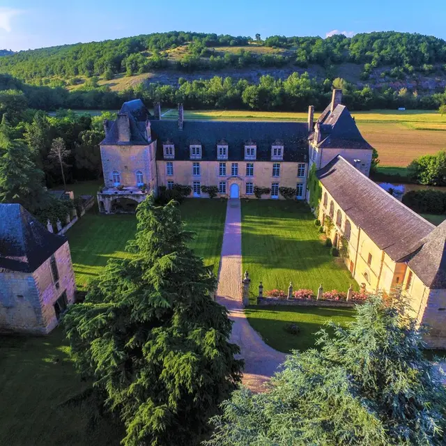 vus extérieure château de sauveboeuf 2