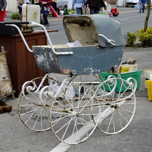 vide grenier Coulaures