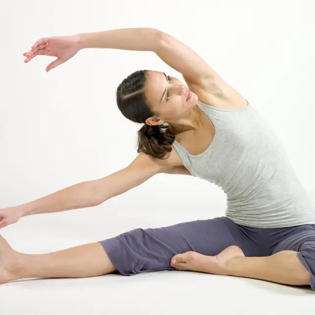 woman-stretching-her-sides