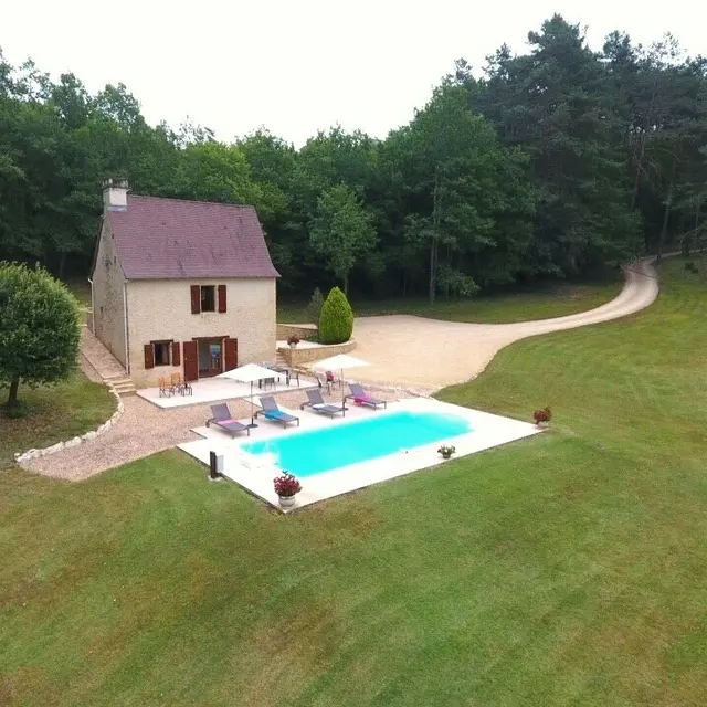 FONCHAVE - piscine pirvée - isolée - vallee vezere - lascaux