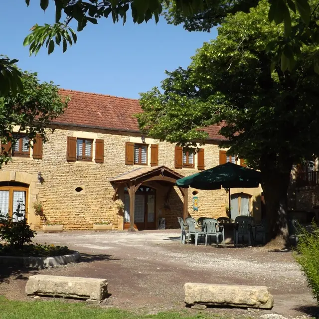 Ferme-auberge-des-Genestes-2