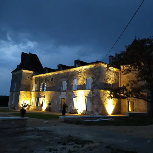 Feydoux éclairage facade ouest