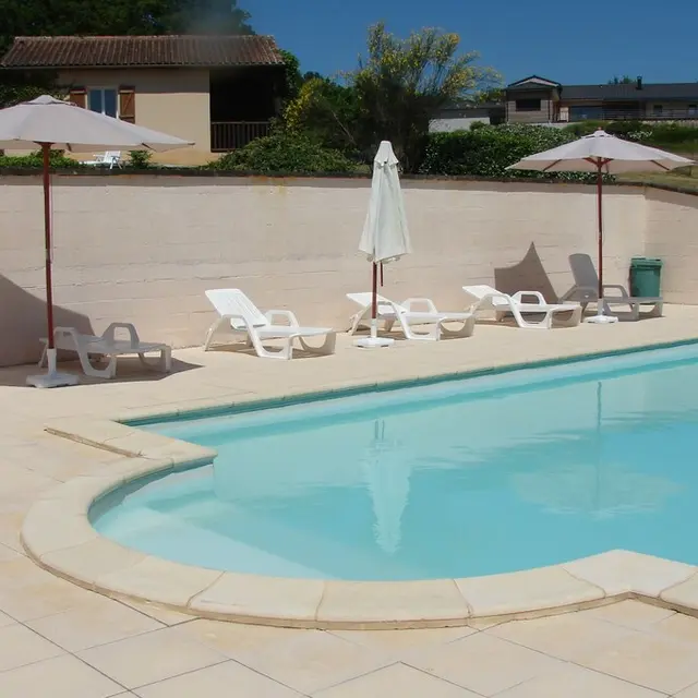 Gîte les grands chemins piscine