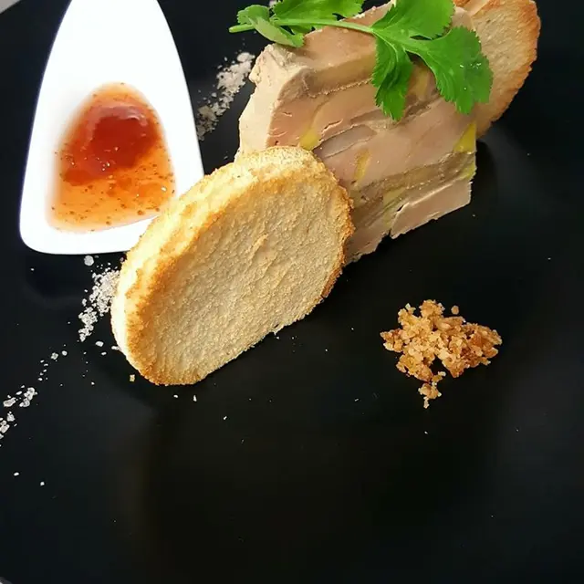 Hôtel Restaurant Archambeau-Assiette Foies gras