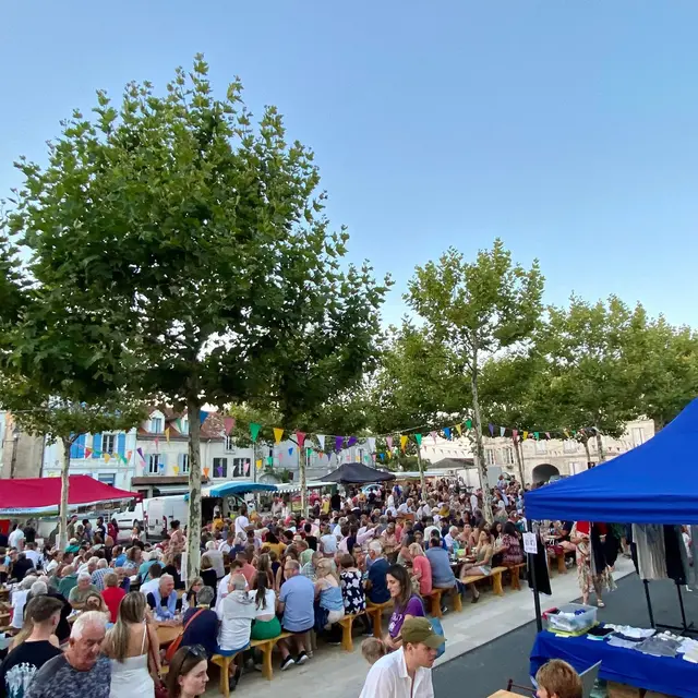 Marché Gourmand Verteillac ©LibertéFM