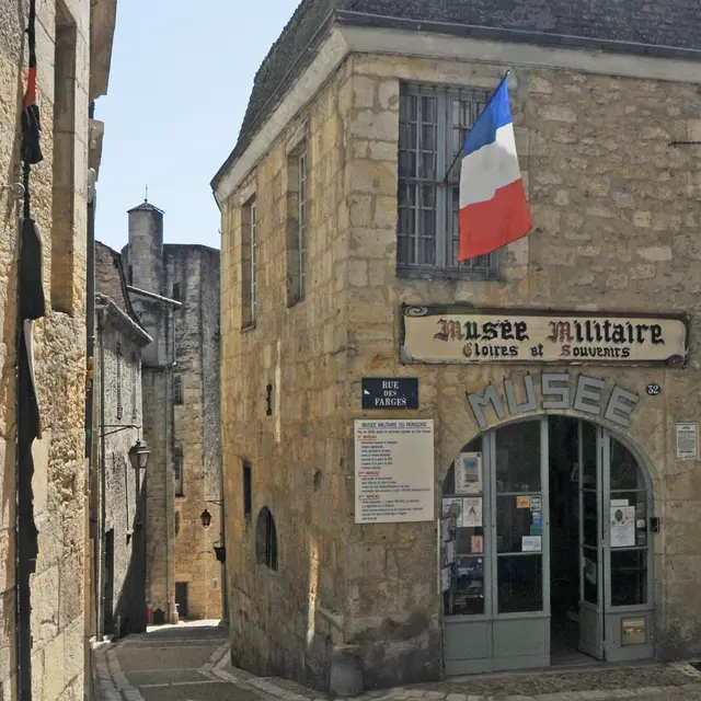 Musée militaire facade ©Musée militaire