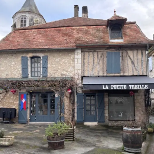 LA PETITE TREILLE