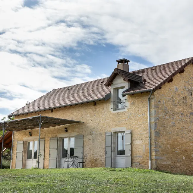 Perona-facade-212-SQ